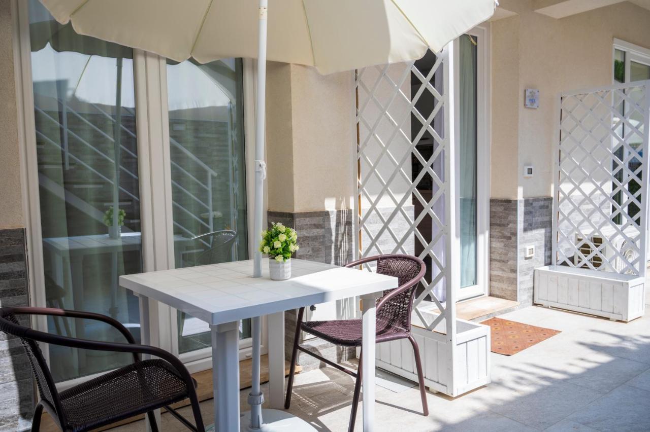 Aparthotel White & Spa